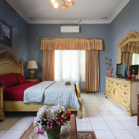 Villa Sri Manganti Джакарта Екстериор снимка