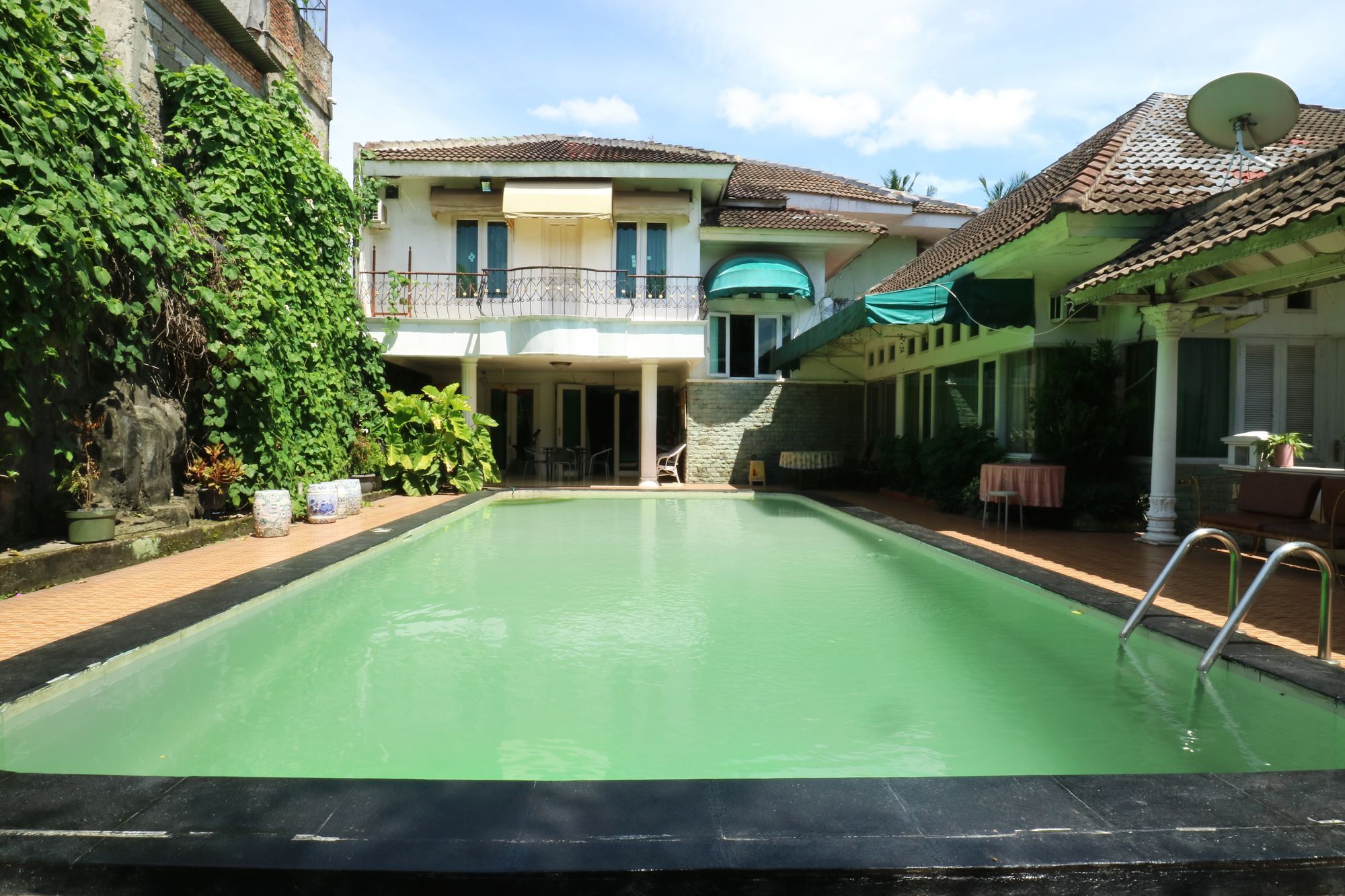 Villa Sri Manganti Джакарта Екстериор снимка